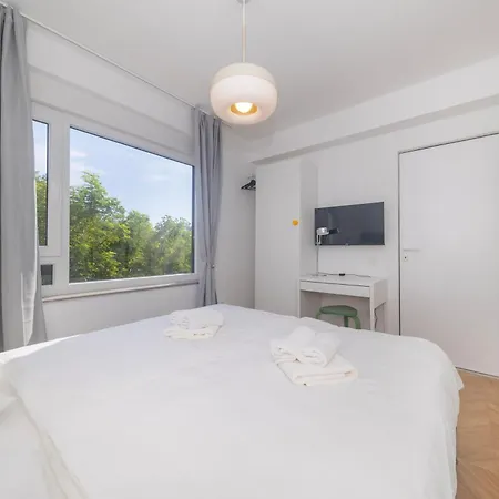 Lana - Sunset Oasis By Belmont Realty 普利拉卡