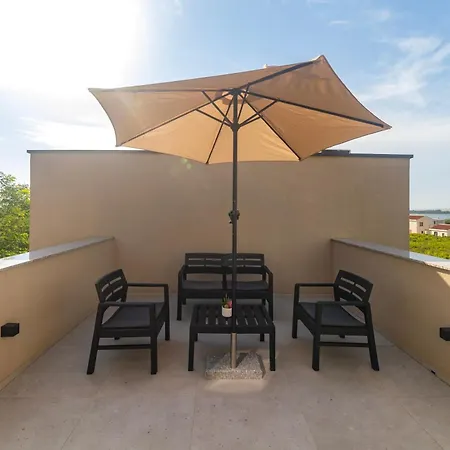 Lana - Sunset Oasis By Belmont Realty * Privlaka (Zadar)